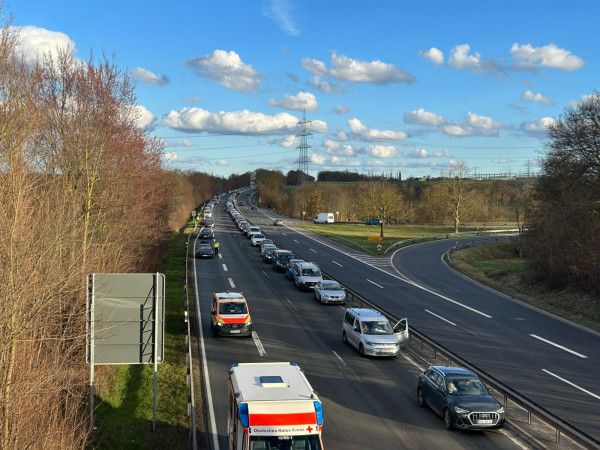 Es entstand ein erheblicher Rückstau auf der B9.