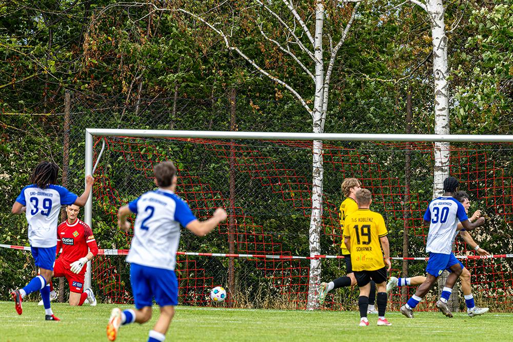 Fünf Gegentore kassierte die TuS Koblenz in seinem jüngsten Auswärtsspiel und verlor mit 1:5.