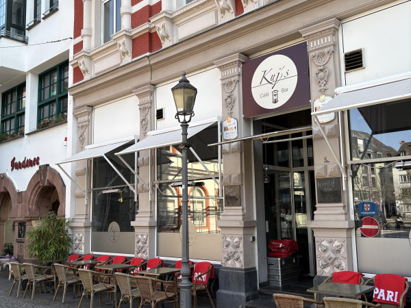 Kuj's“ am Münzplatz.