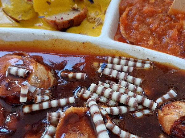 Kuriose Currywurst-Variationen gibt es auf dem Currywurstfestival in Neuwied zu probieren.