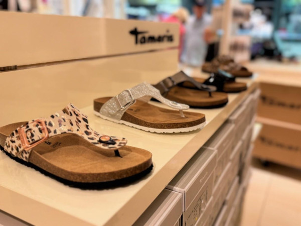 Legere Slipper galten früher eher als praktisch, modisch aber eher unauffällig. Heute jedoch mehr im Trend, als kaum ein anderer Schuh.