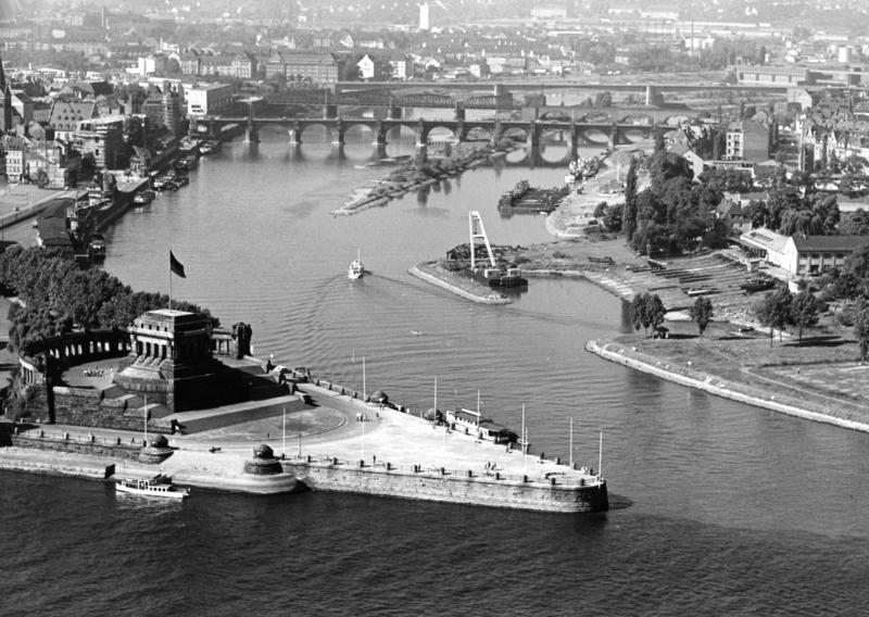 Mahnmal der Deutschen Einheit in den 1960er Jahren in Koblenz am Deutschen Eck
