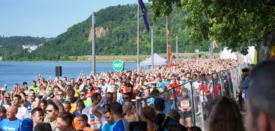 Mehr als 15.000 Teilnehmende werden am Freitag beim B2Run-Firmenlauf in Koblenz erwartet. Mehr als 15.000 Teilnehmende werden am Freitag beim B2Run-Firmenlauf in Koblenz erwartet.