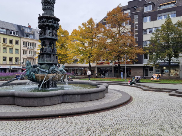 Mehr Sitzgelegenheiten für den Josef-Görres-Platz in Koblenz.