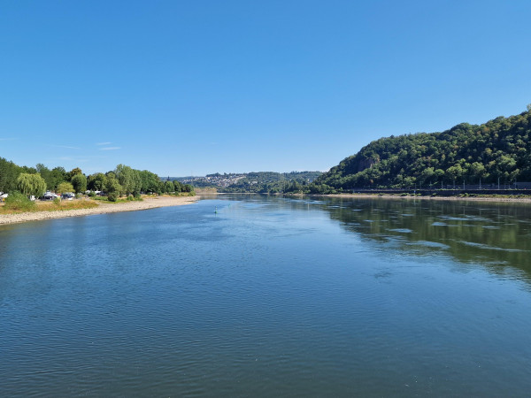 Niedrigwasser am Rhein in Koblenz (28. Juli 2026).