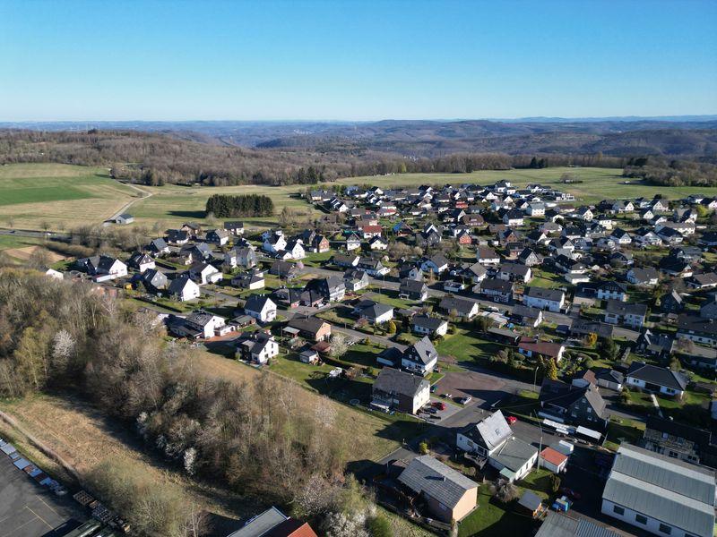 Noch ist der Tatverdächtige flüchtig.