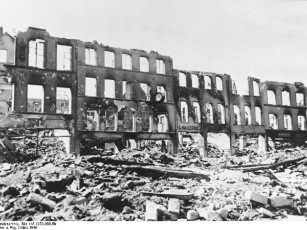 Ruinen Am Plan, März 1945