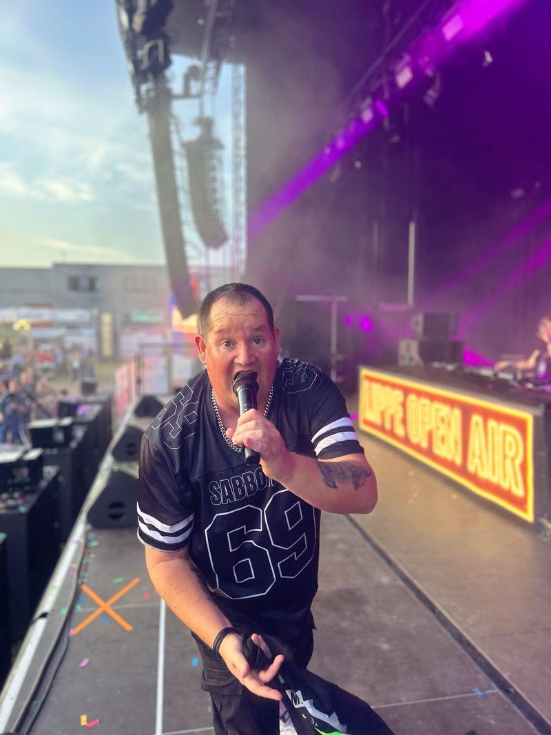 Sabbotage bei einem OPEN AIR- Auftritt Sabbotage bei einem OPEN AIR- Auftritt