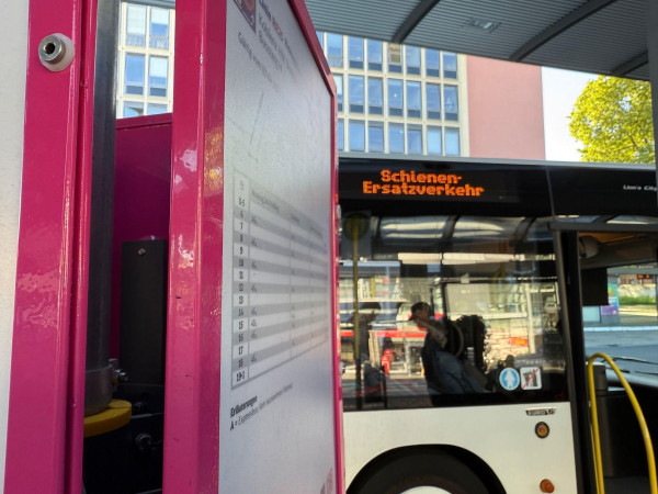 Schienenersatzverkehr: Das bedeutet für viele Reisende deutlich längere Fahrten.