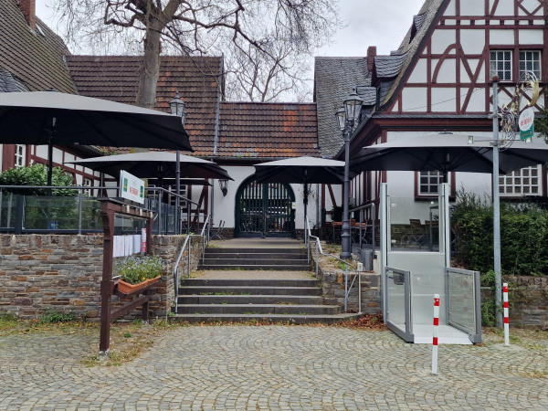 Schließt nach 100 Jahren: Das Koblenzer Weindorf