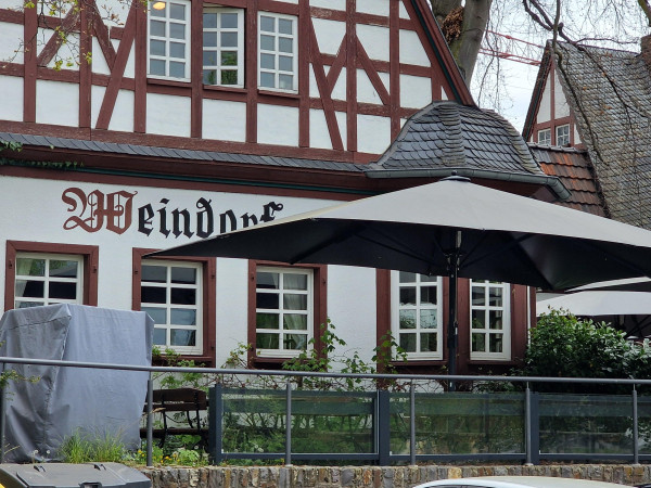 Schließt nach 100 Jahren: Das Koblenzer Weindorf