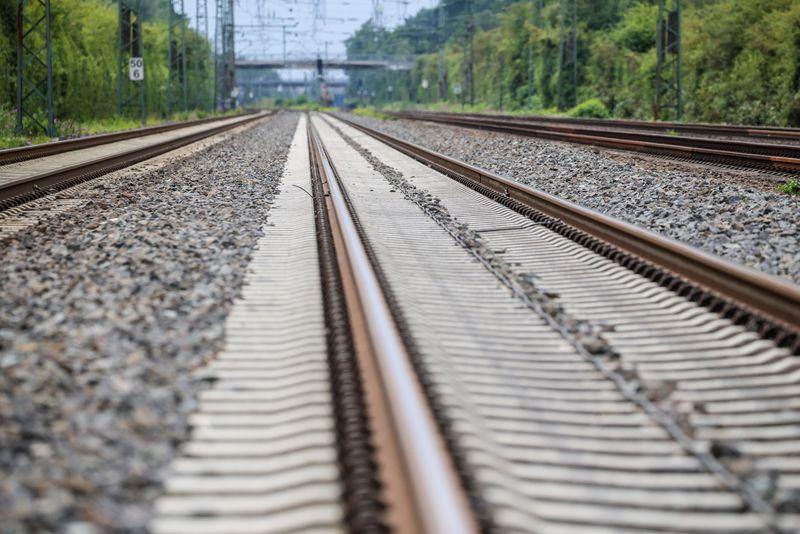 Sperrungen der linken Rheinstrecke werden demnächst den Zugverkehr ausbremsen (Symbolbild)