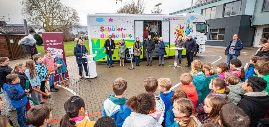 Start des Schüler-Bücherbusses in Koblenz