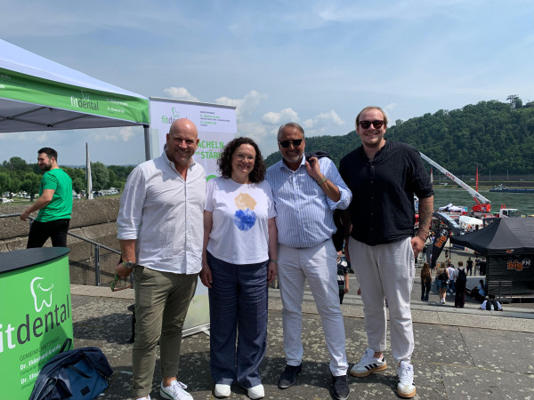 Team Merkurist zu Besuch am Stand von Andrea Nahles, Ehemalige Bundesministerin für Arbeit und Soziales