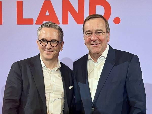 Thorsten Rudolph und Bundesverteidigungsminister Boris Pistorius am Samstag in Koblenz.