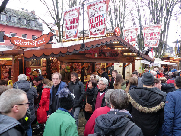 Um dem großen Andrang der vergangenen Jahre gerecht zu werden, wird 2026 der Platz des Currywurstfestivals erweitert.