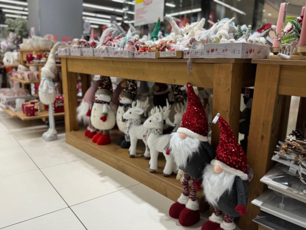 Von Nikoläusen über niedliche Rentiere bis hin zu Schneemännern. Perfekt für traditionelle Weihnachtsstimmung.