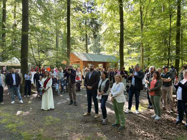 Zahlreiche Gäste waren bei der offiziellen Eröffnung anwesend.